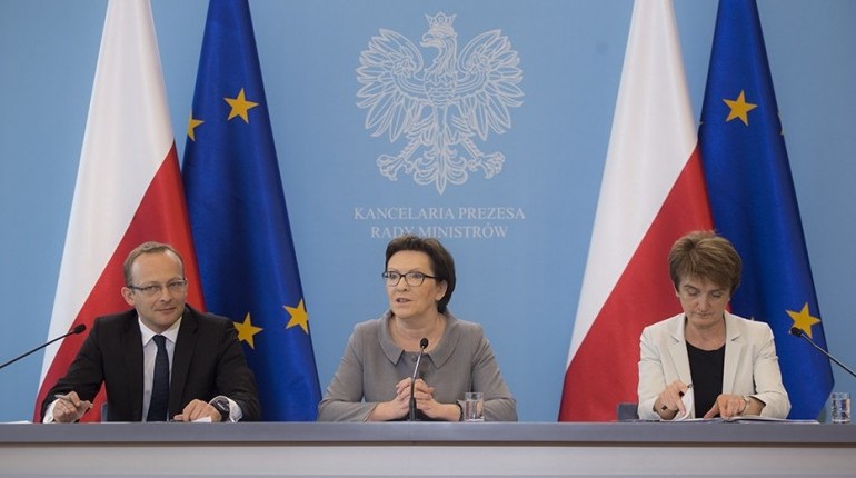 Straże miejskie bez mobilnych fotoradarów. Posłowie będą płacić mandaty