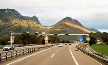 Viapass: Od 1 stycznia pojazdy ciągnące naczepę o dmc poniżej 3,5 t będą podlegać opłacie drogowej