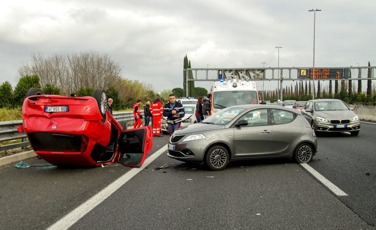 Miałeś wypadek komunikacyjny? Zobacz, jak dochodzić roszczeń od ubezpieczyciela