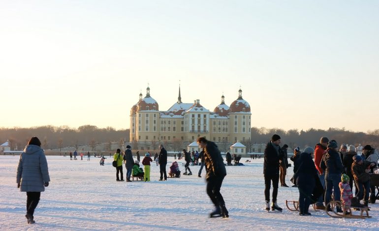 Wypadek na nieodśnieżonym chodniku – jak dochodzić swoich praw