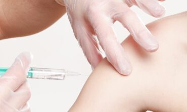 Już wkrótce szczepienia na COVID-19 będą mogły odbywać się w aptekach. Farmaceuci gotowi na nowe obowiązki