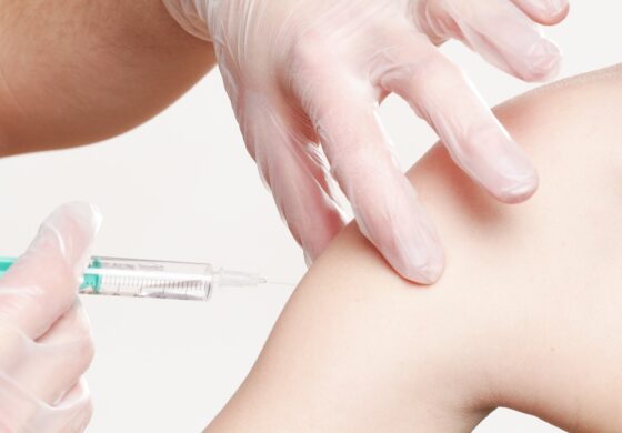 Już wkrótce szczepienia na COVID-19 będą mogły odbywać się w aptekach. Farmaceuci gotowi na nowe obowiązki