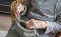 Wysokość emerytur z ZUS będzie spadać. To może skłonić Polaków do oszczędzania w programach emerytalnych oferowanych przez pracodawców