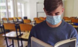 Ministerstwo Zdrowia pracuje nad procedurami postępowania w przypadku ataku astmy lub wstrząsu anafilaktycznego u dzieci w szkole. Obecnie nauczyciele nie mogą podawać leków