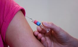 Będzie więcej szczepień w aptekach. Lekarze i farmaceuci apelują o nowe rozwiązania przed nadchodzącym sezonem infekcyjnym